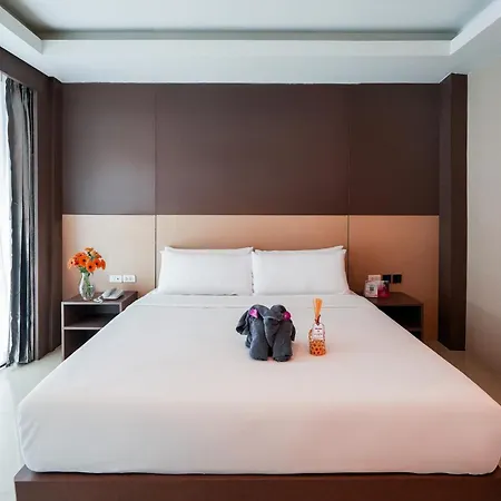 Glow Hotel 4*