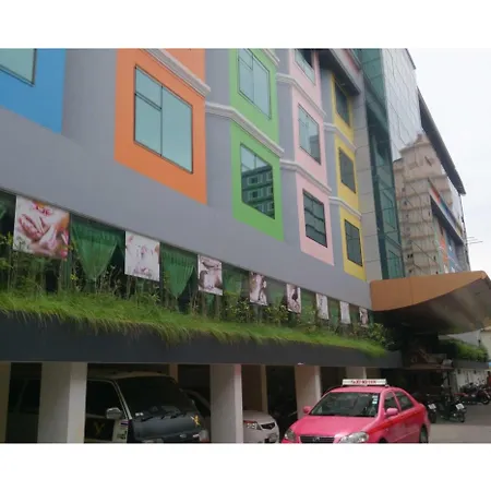 Palette Walking Street Hotel 4*