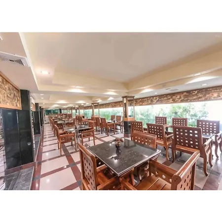 Palette Walking Street