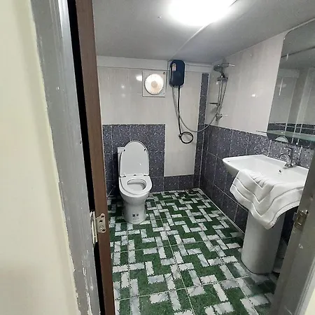 Hostel Rustic Comfort Zone,