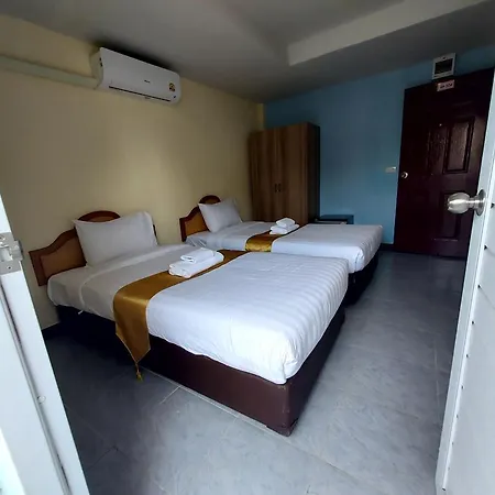 Hostel Rustic Comfort Zone,