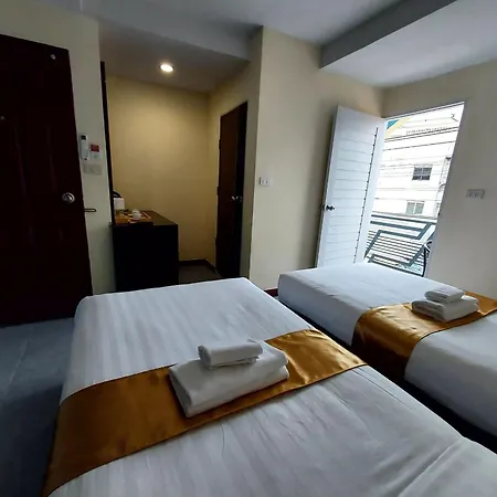 Hostel Rustic Comfort Zone,