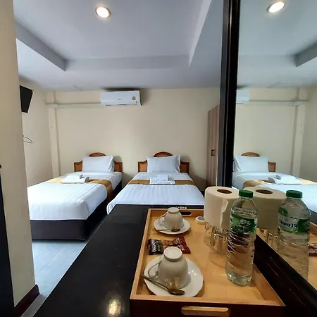 Rustic Comfort Zone, Hostel