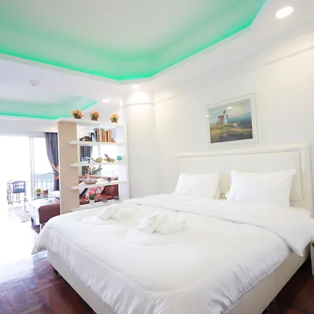 Sky View Apartment *