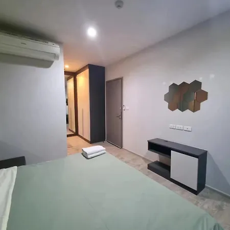 The Base海景网红顶层无边泳池 双卧室套房 Apartment