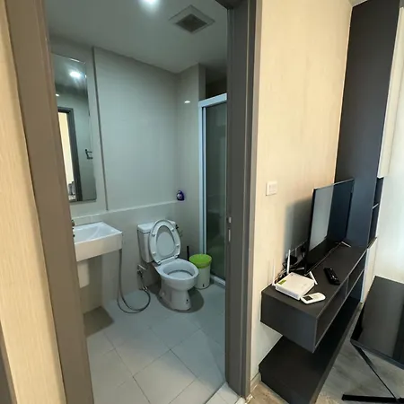 芭提雅中心地区 The Base 高档公寓酒店 * Pattaya