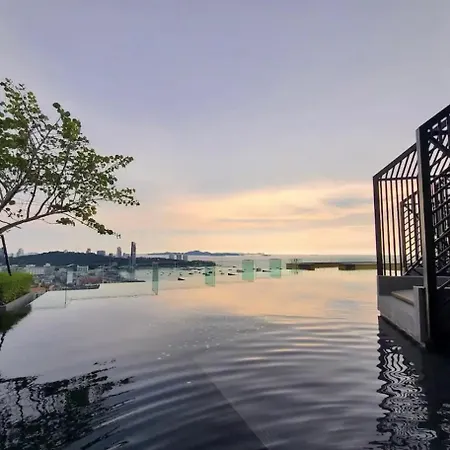 25edge芭提雅网红一居室公寓步行海滩 *