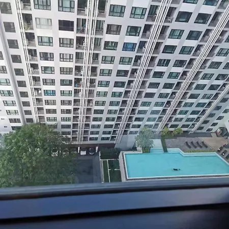 芭提雅中心地区 The Base 高档公寓酒店 Apartment