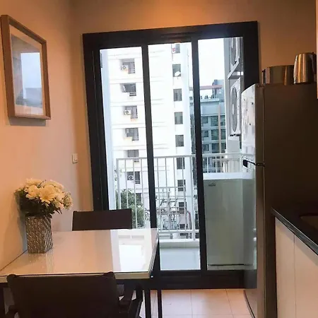 芭提雅中心地区 The Base 高档公寓酒店
