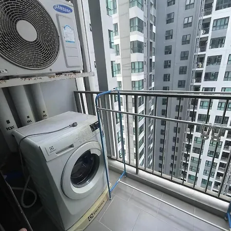 芭提雅中心地区 The Base 高档公寓酒店 Apartment Pattaya