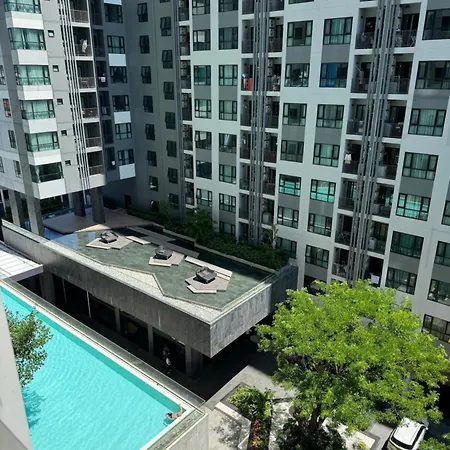 芭提雅中心地区 The Base 高档公寓酒店 Pattaya