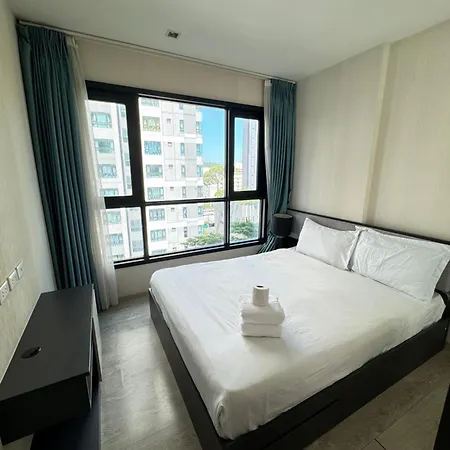 芭提雅中心地区 The Base 高档公寓酒店 Pattaya
