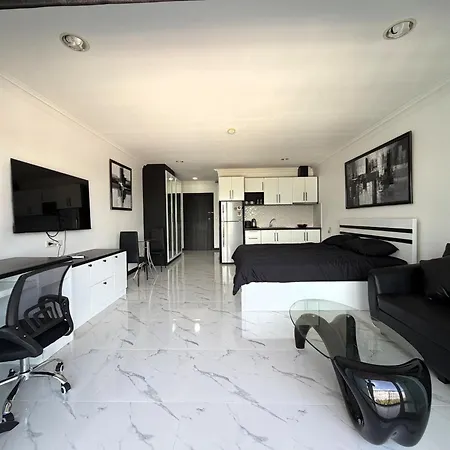 1-bedroom Pool-view With Large Balcony - Jomtien Holiday home Pattaya