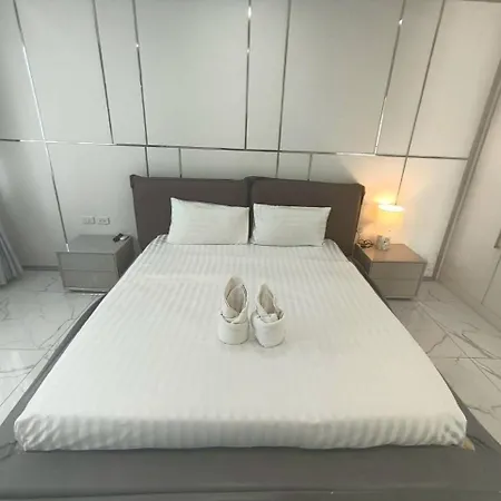Villa Tyb-06 芭提雅北歐風格六臥室別墅 *