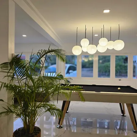 Sunset 30m To 4br Villa Pattaya