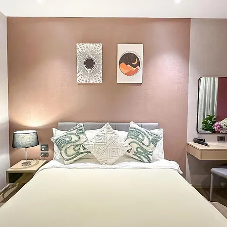 Walk-to-everywhere Luxury Condo, Pattaya