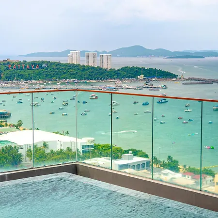 Walk-to-everywhere Luxury Condo, Apartment Pattaya