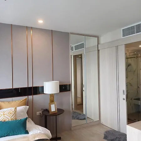 Apartment Luxury Sea View 1br Rooftop Infinity Pool & Gym Pattaya