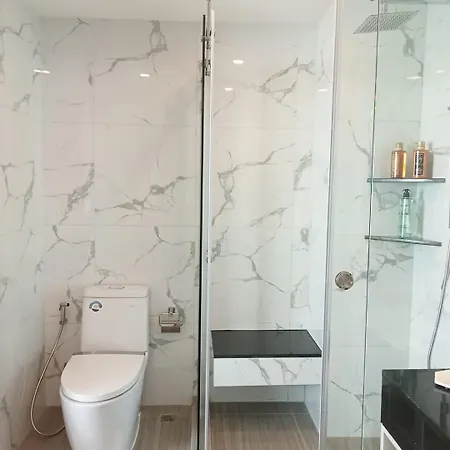 Luxury Sea View 1br Rooftop Infinity Pool & Gym Apartment *