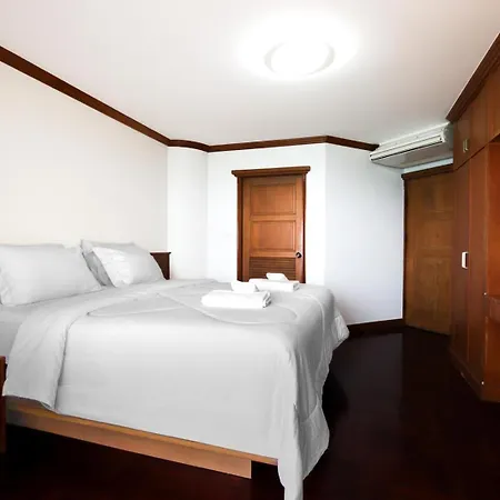 Sky View Apartment