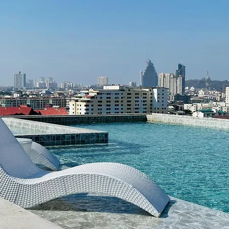 The Iconic Hotel 3*