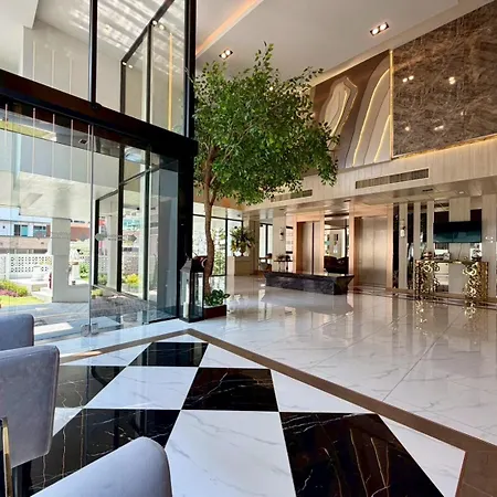 Hotel The Iconic 3*