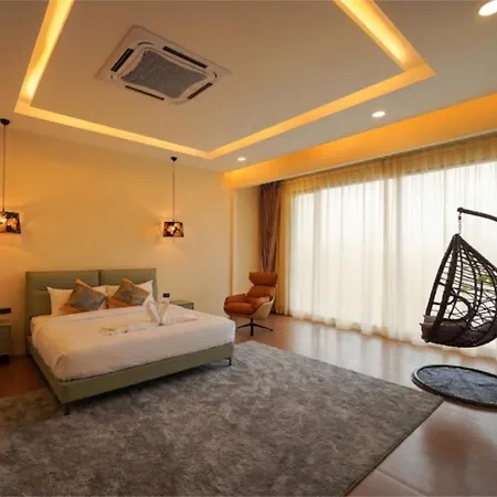 Villa Chantara - Private Pool & Luxury House 7br Pattaya