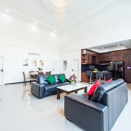Villa Lagoon Breeze 4br Pool Near Walking Street Pattaya
