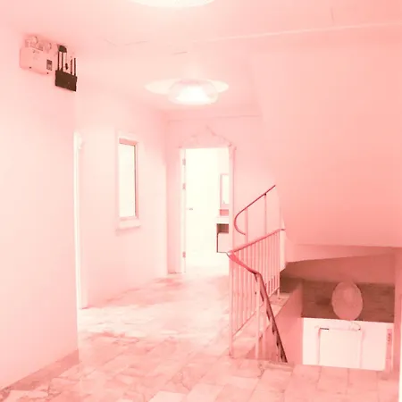 Galaxy Inn, Inn *