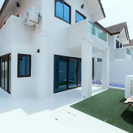 49spvilla 近步行街中天海滩别墅 * Pattaya