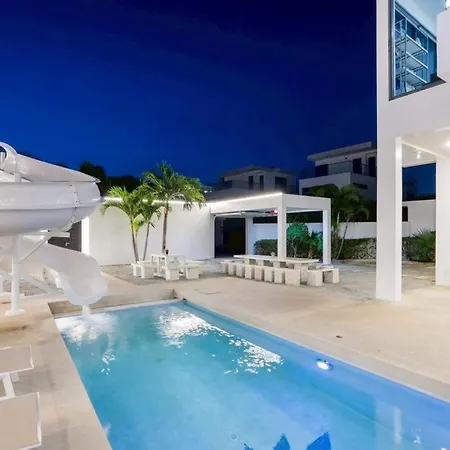 Villa My Galaxy Pool 16br Near Jomtien