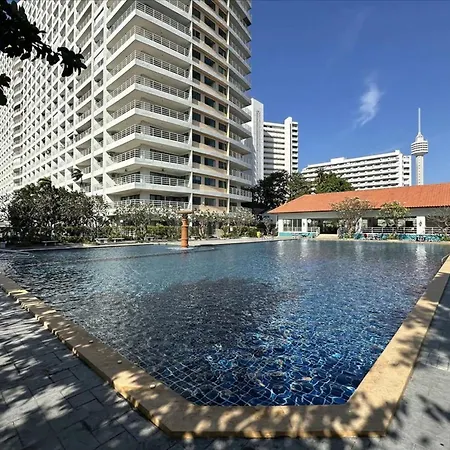 Apartment Floor Overlooking Jomtien *