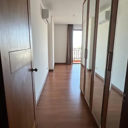 Apartment 芭提雅市中心两卧两卫120平方 游泳池 健身房