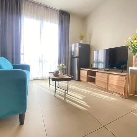 High Floor Sea View 2 Bed Apartment *