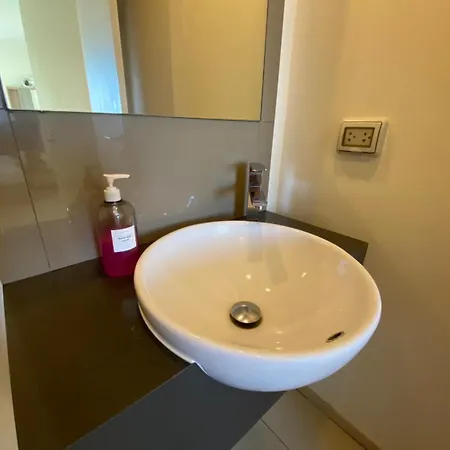 High Floor Sea View 2 Bed Apartment *
