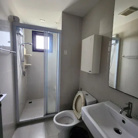 Apartment The Base海景网红顶层无边泳池 双卧室套房 海滩3分钟 *