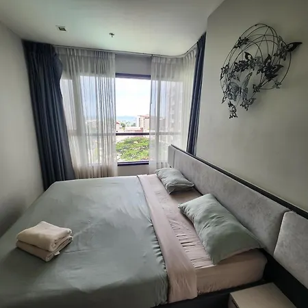 The Base海景网红顶层无边泳池 双卧室套房 海滩3分钟 * Pattaya