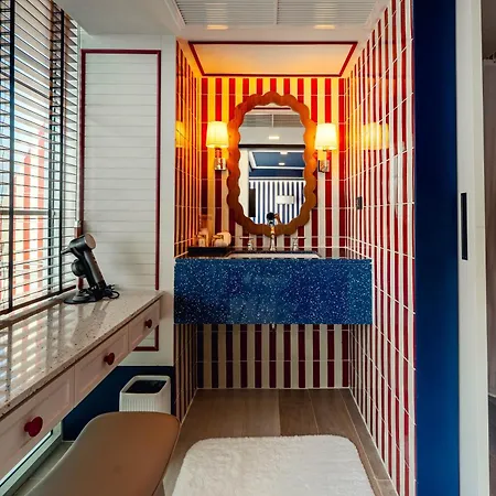 Hotel The Cruise