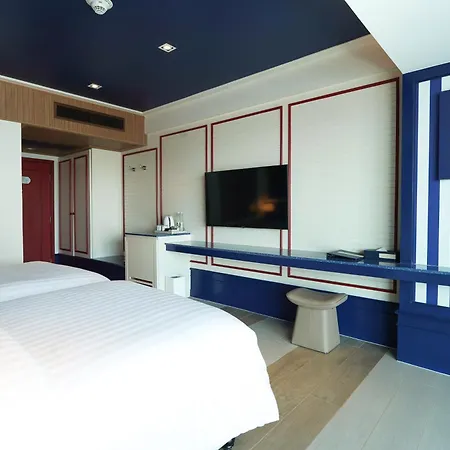 The Cruise 4*