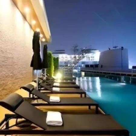 Hotel Seven Zea Chic