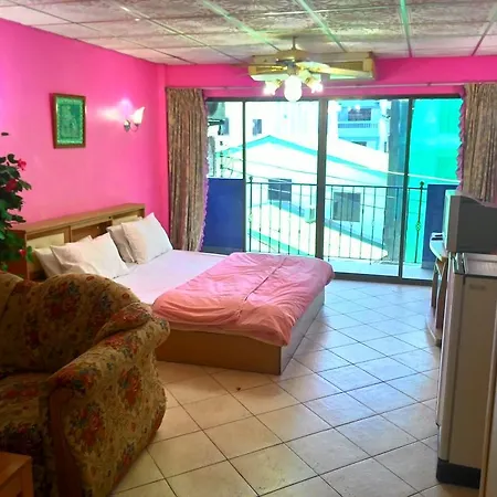 Adam's Apple Guest house Pattaya