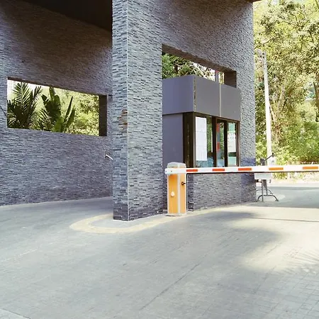 The Cliff Apartment *