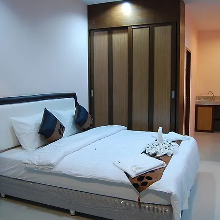 Nipa Aparthotel 3*