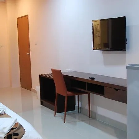 Nipa Aparthotel