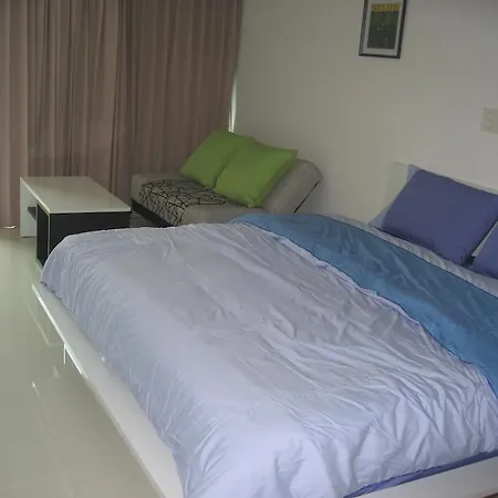 To Diamond Suites Condo By Rt *