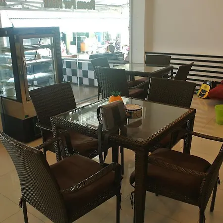 Marfru Cafe And Guest house