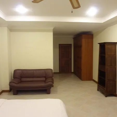 Inn View Talay Pattaya