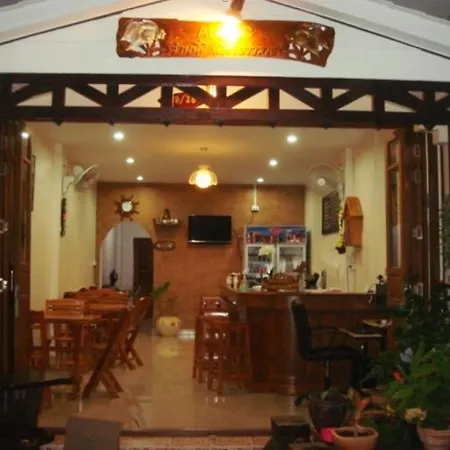 Apartment Anzac Wooden Guest House & Cafe Shop