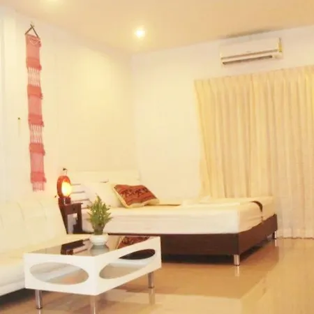 Anzac Wooden Guest House & Cafe Shop Pattaya