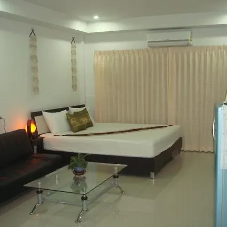 Apartment Anzac Wooden Guest House & Cafe Shop Pattaya